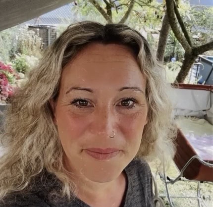 Fotografin Daniela Lerch aus St.Gallen - spezialisiert auf Plus Size, Boudoir, Babybauch, Neugeborene und Kita Fotografie