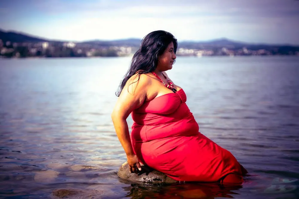 Plus Size Boudoir Shooting am Bodensee - sinnliche und natürliche Fotografie von Daniela Lerch