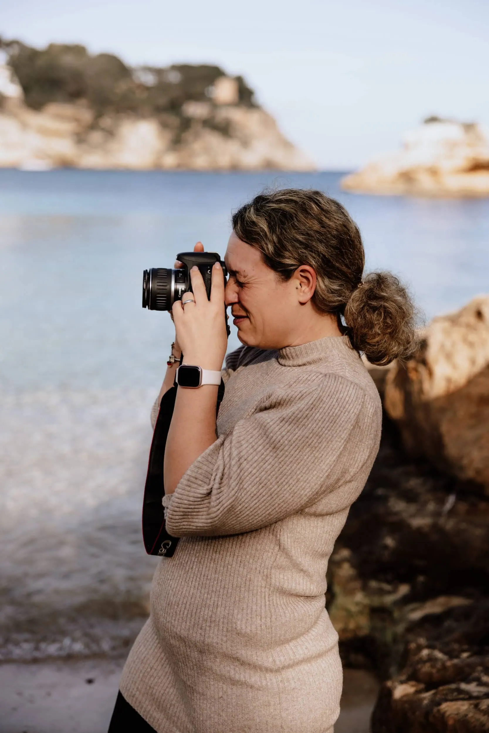 Fotografin Daniela Lerch aus St.Gallen - spezialisiert auf Plus Size, Boudoir, Babybauch, Neugeborene und Kita Fotografie